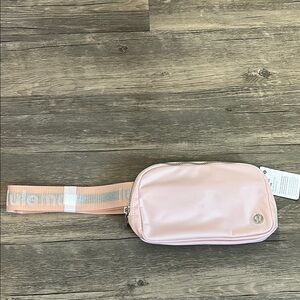 NEW Lululemon wordmark everywhere belt bag pink